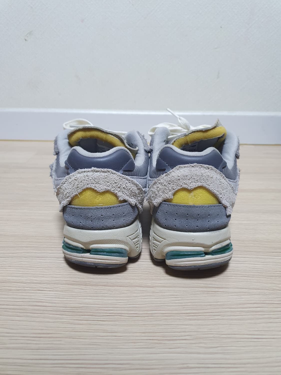 뉴발란스 2002R 프로텍션 팩 레인 클라우드 280 상품이미지5