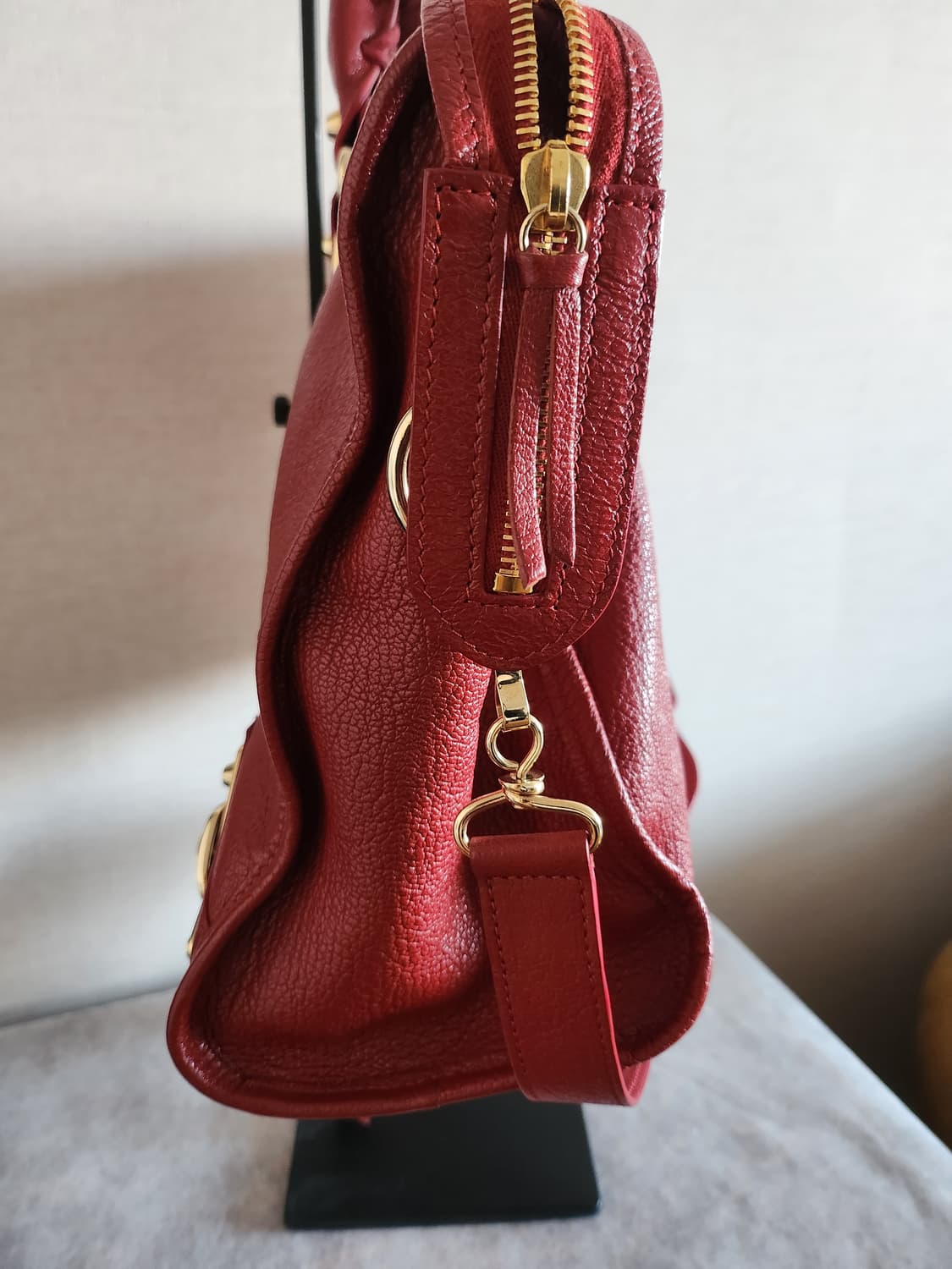 발렌시아가 모터시티백 미듐 메탈릭엣지 레드 상품이미지3