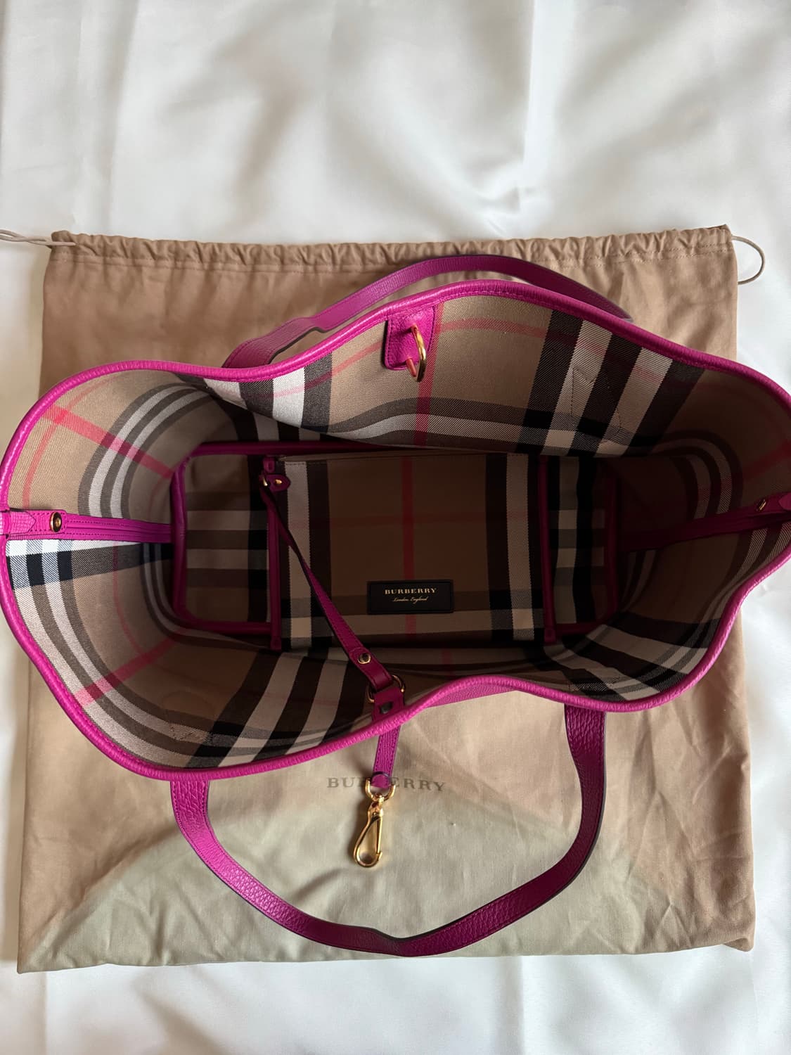 버버리 허니브룩 미디움 토트백 상품이미지3