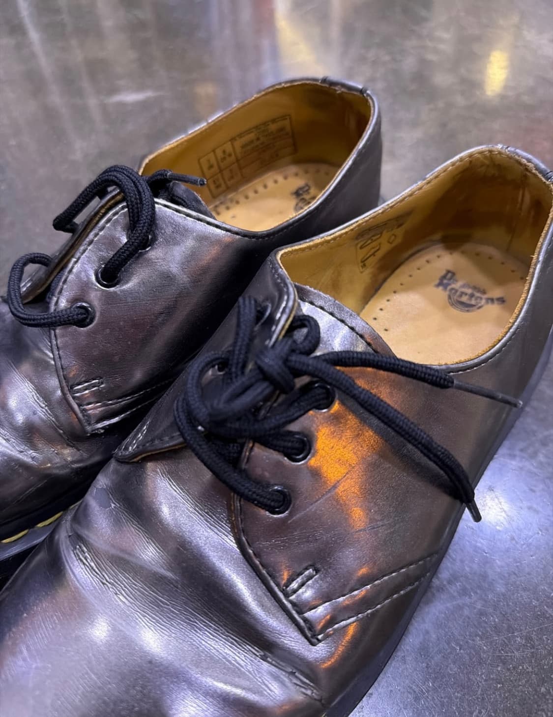 닥터마틴 13060 더비슈즈 메탈릭 실버 UK7 상품이미지4