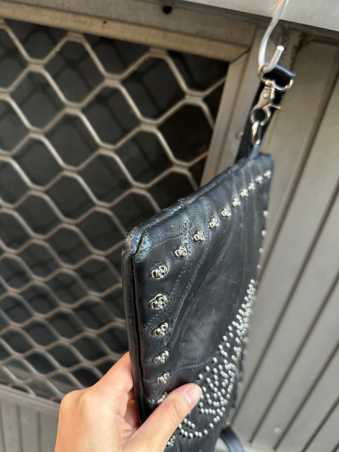 Skull stud punk leather cross bag 상품이미지4