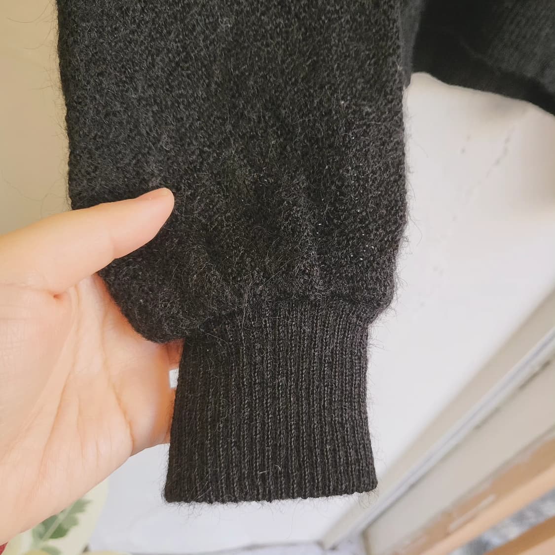 Troy bros 뉴울 블랙 브이넥 니트 상품이미지4