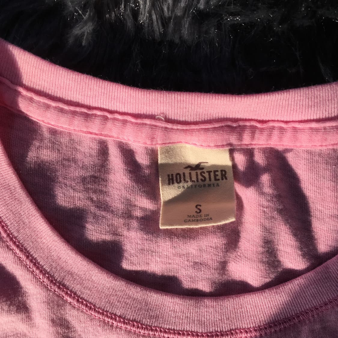 투티/0222 홀리스터 y2k 반팔 연핑크 러블리 자수 로고 상품이미지3