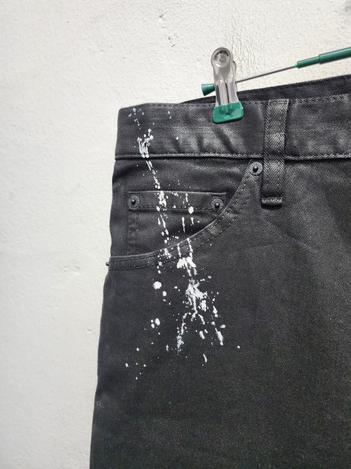 디스퀘어드 아이콘 페인트스팟 블랙 코팅진  상품이미지4