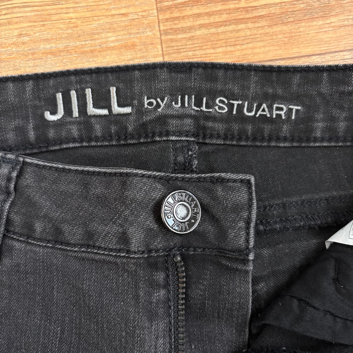 질스튜어트 26 차콜 스키니진 스판 데님 지퍼 페이딩 변색 상품이미지4