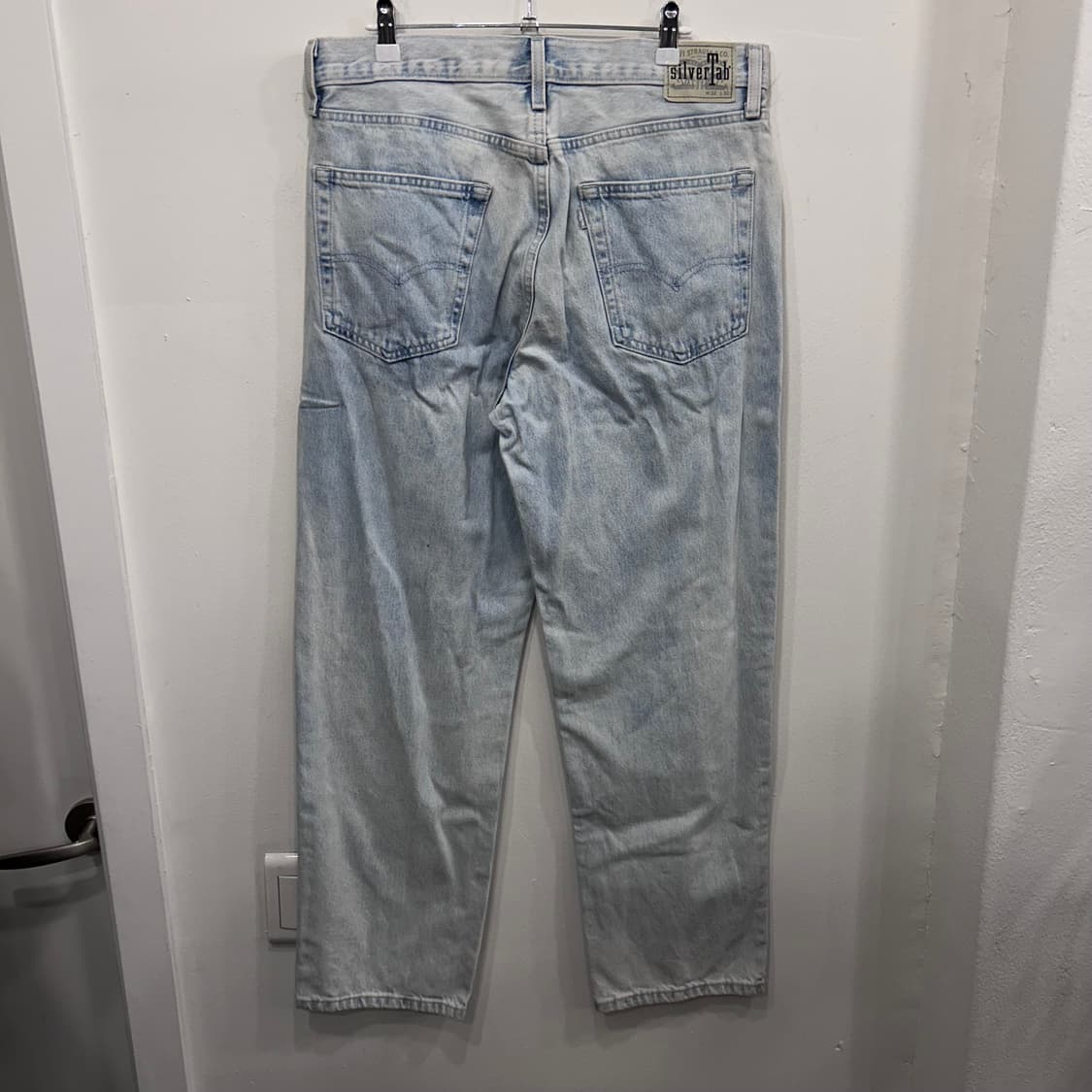 리바이스 실버탭 루즈핏 연청 데님팬츠 상품이미지5