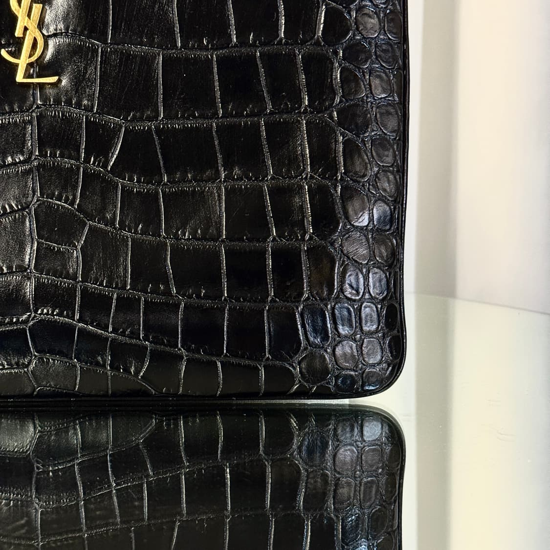 입생로랑 크로커다일 블랙 골드 클러치백  상품이미지2