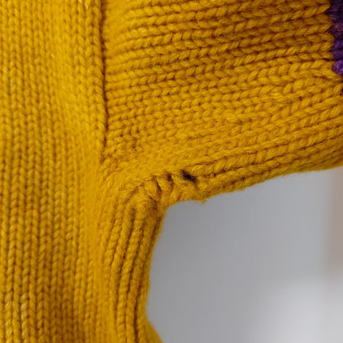 30년대 WOOL V-NECK SWEATER 선페이드 디스트레스드 상품이미지9