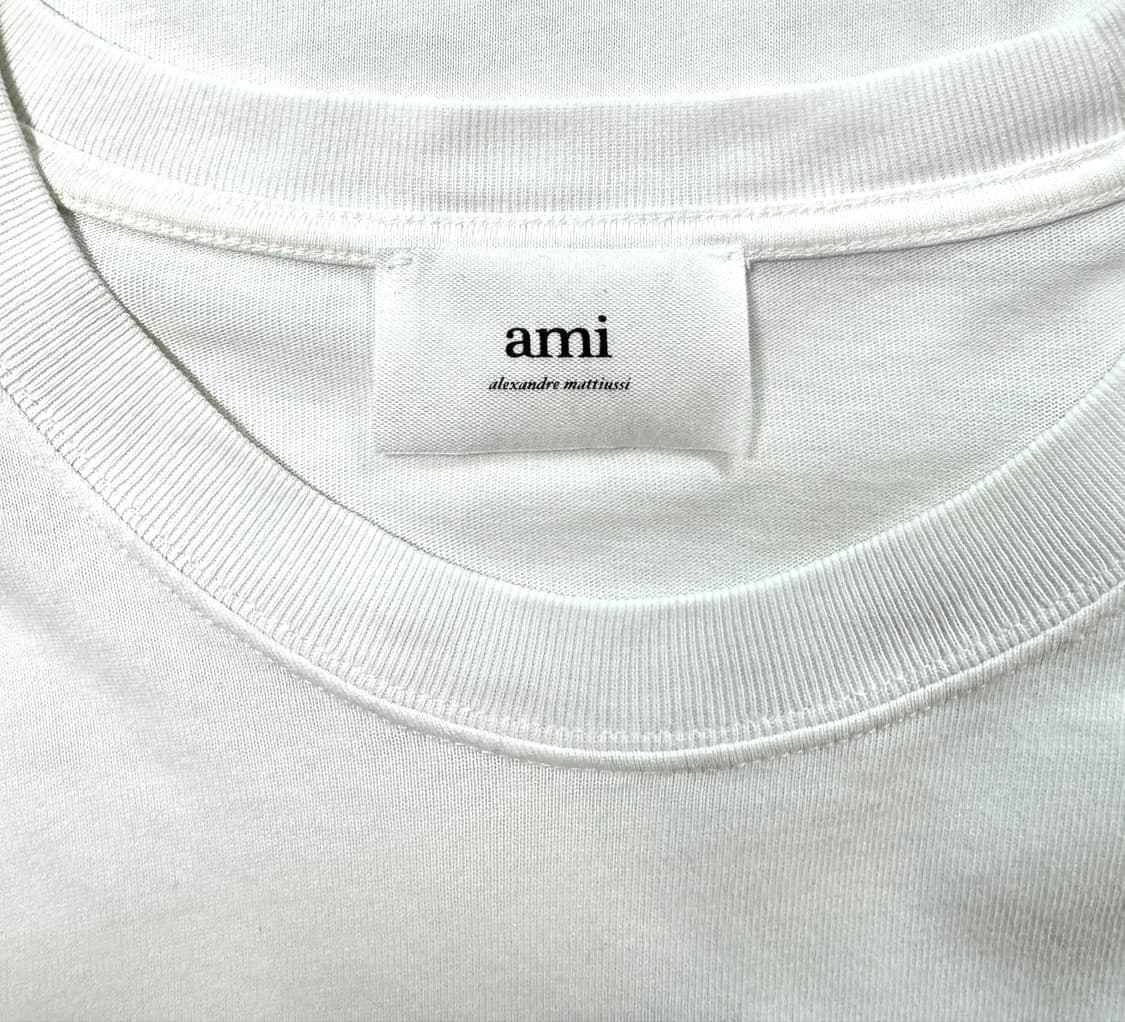 AMI PARIS 아미 레드 스몰하트 자수로고 오버핏 반팔 화이트 티셔츠 상품이미지5