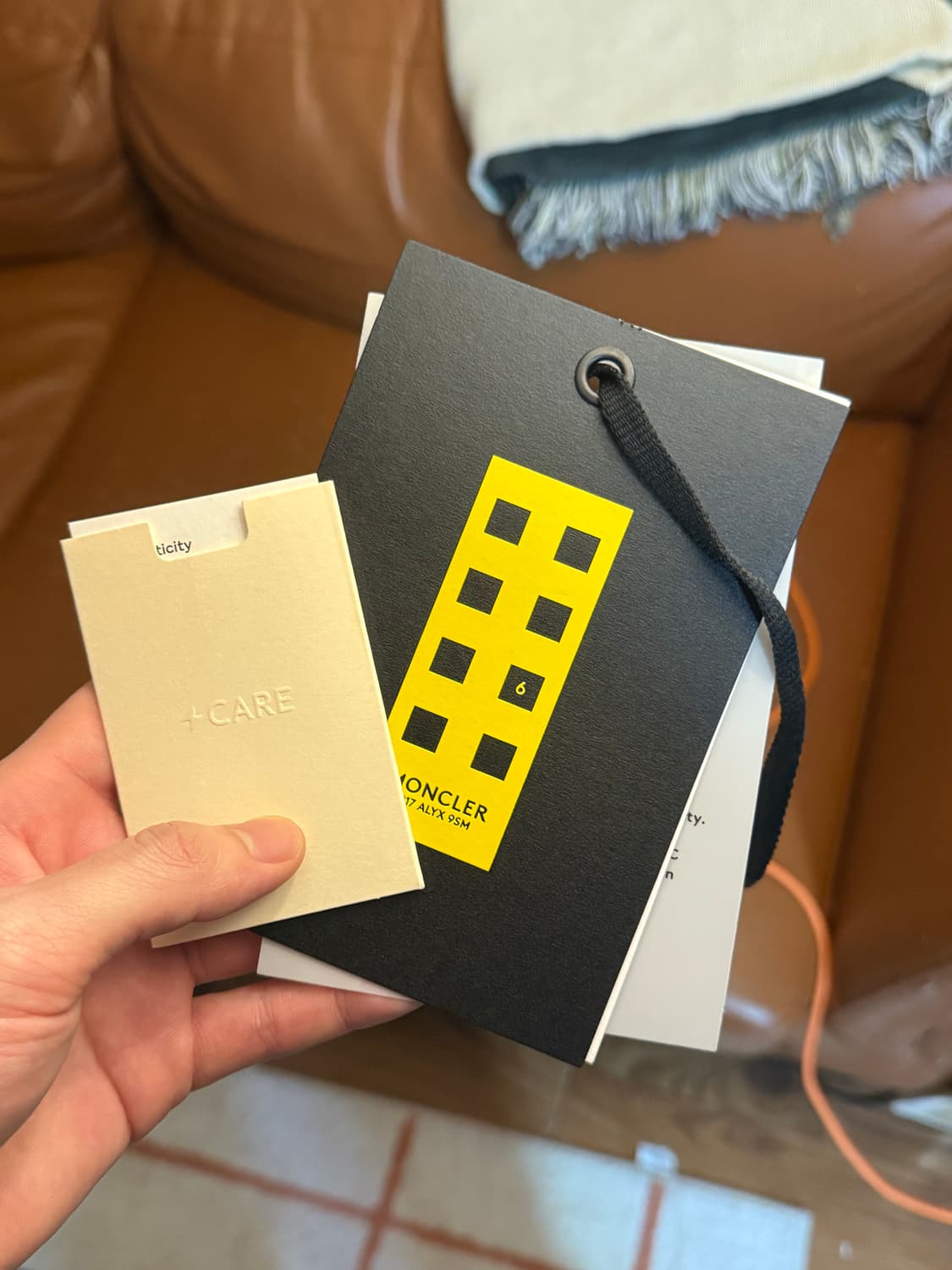 몽클레어 알릭스 알몬드 패딩 3사이즈 상품이미지9