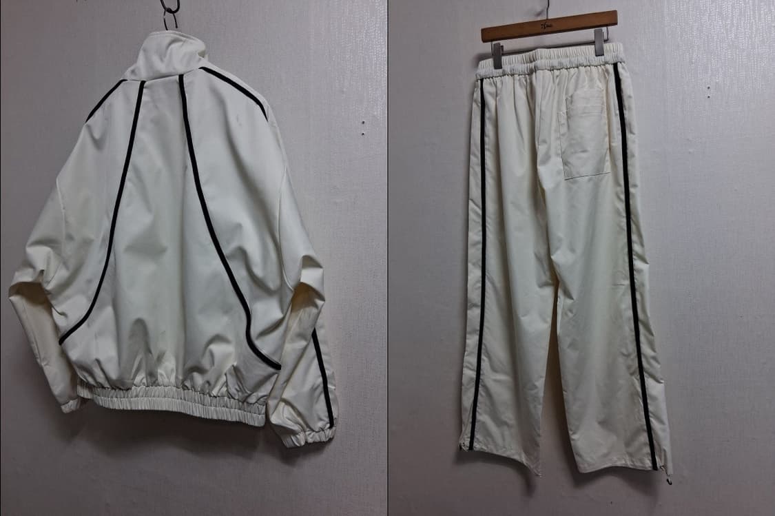 아이보리 배색 파이핑 디테일의 테크 트랙 셋업, 바스락 세미광 원단  상품이미지3