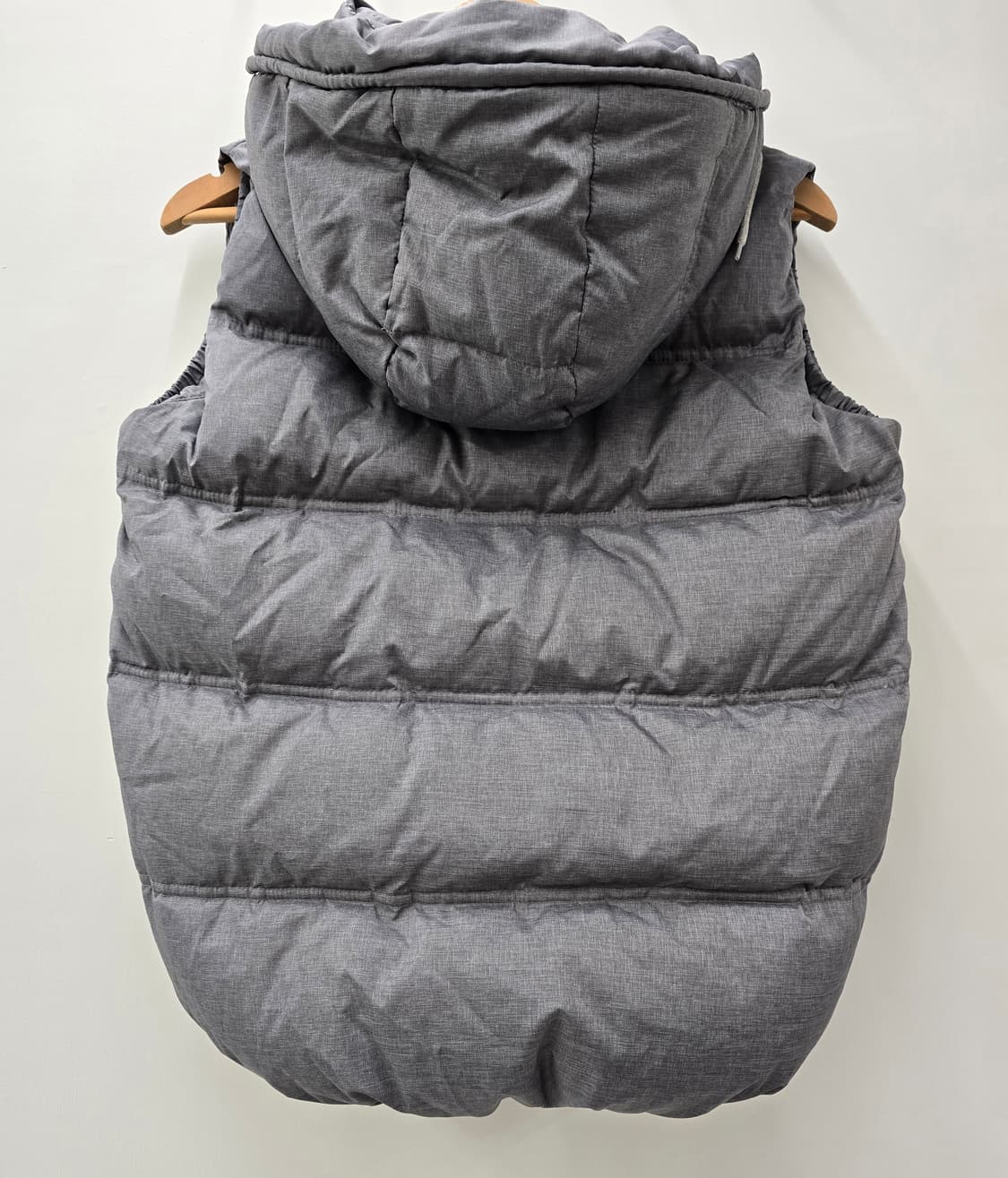 헤지스골프 여성 덕다운 패딩조끼.  
싸이즈 95 상품이미지2