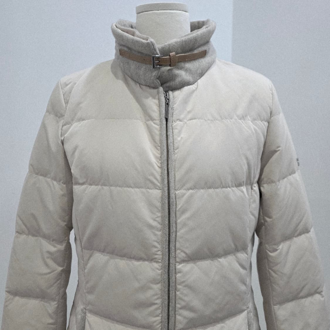 비바프레스토 베이지 덕다운 여성 롱패딩 상품이미지4