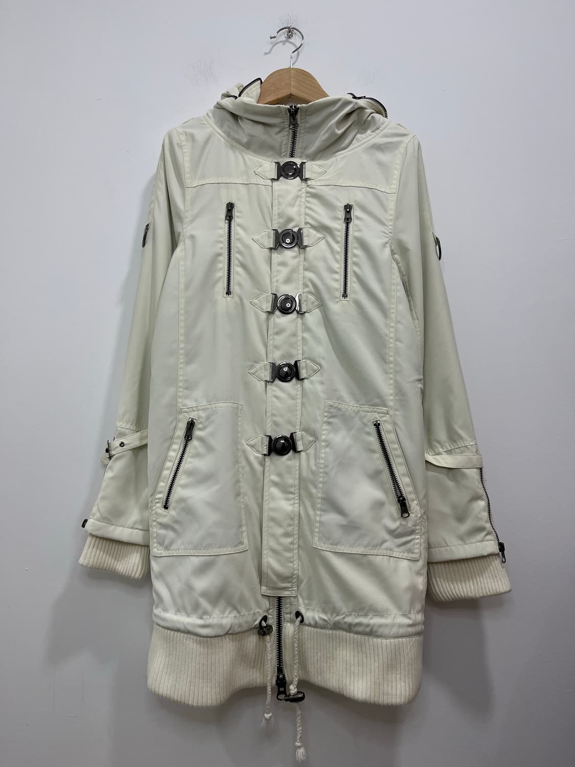 메종길피 락펑크 락시크 화이트 메탈버클 롱자켓  상품이미지4