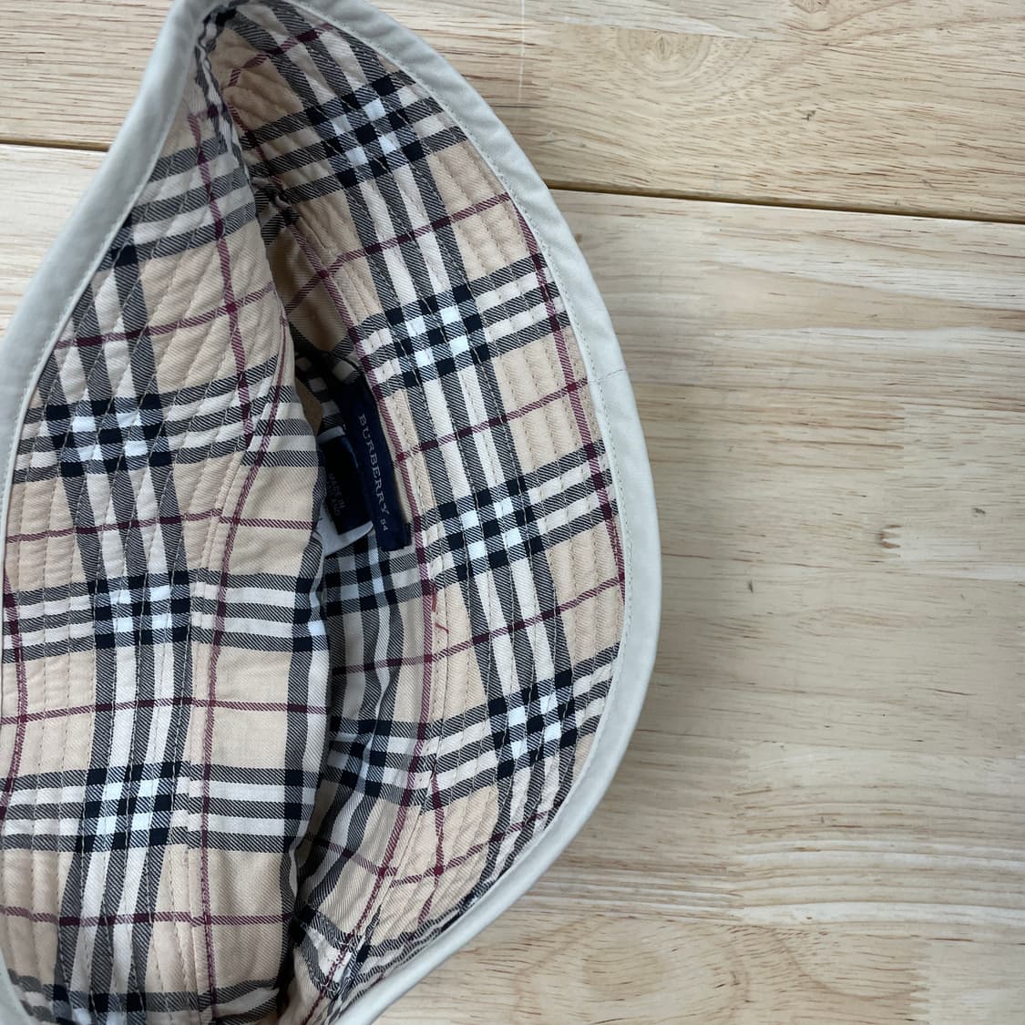 버버리 퀄팅 버킷햇 베이지 54(W) 상품이미지4