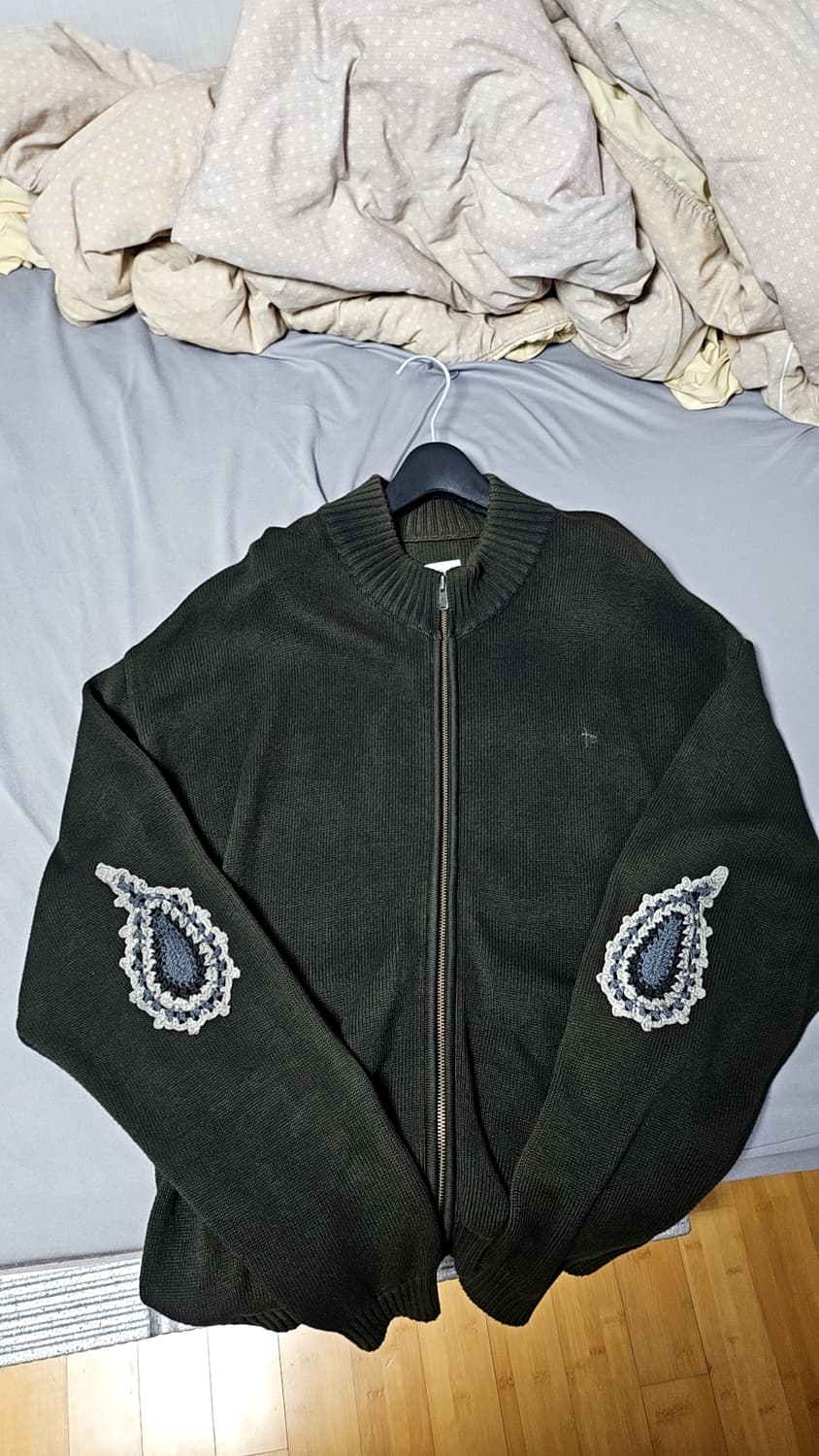 4 폴리테루 페이즐리 니트 집업  상품이미지1