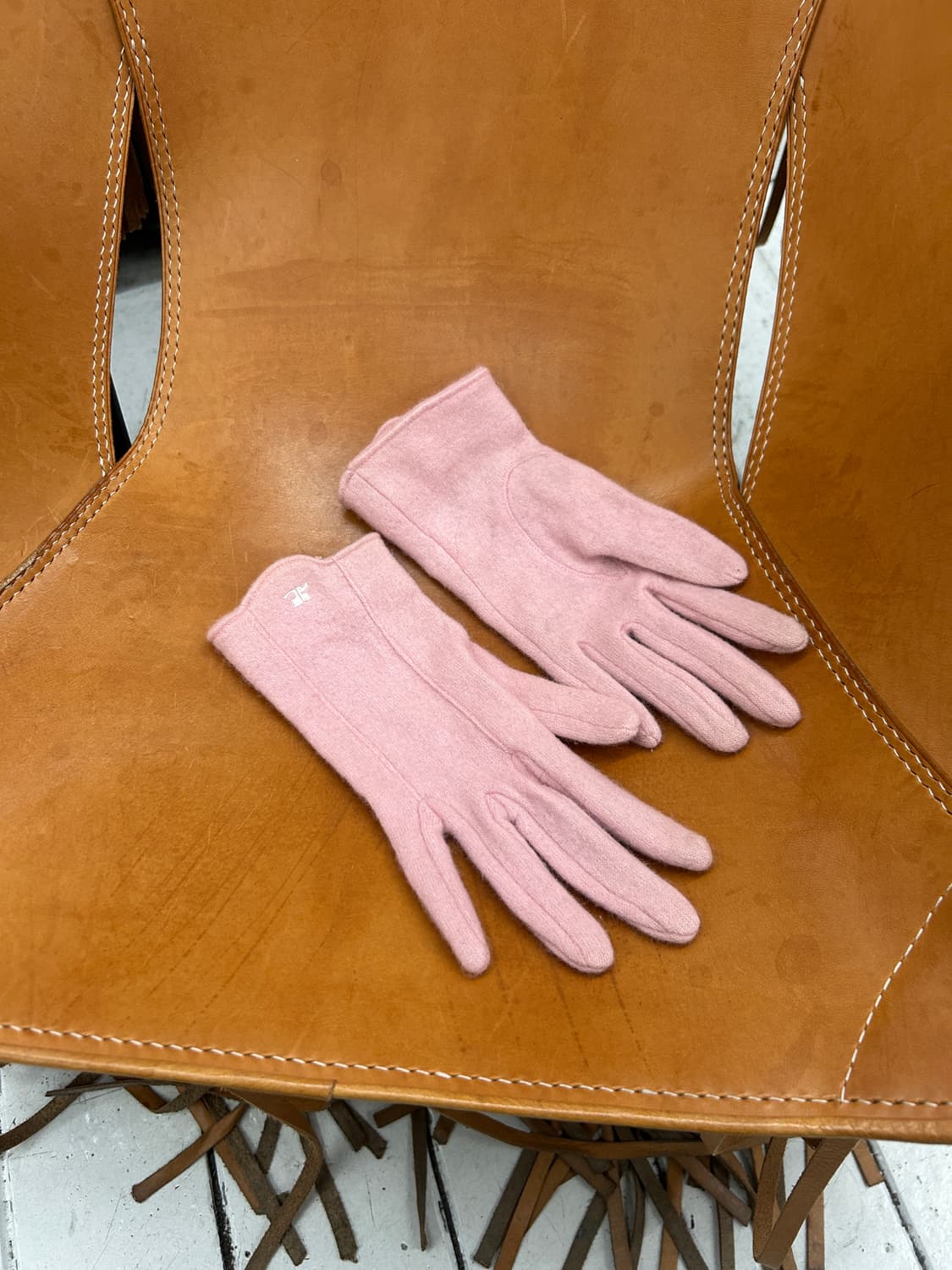 꾸레쥬 핑크 울 장갑 상품이미지1