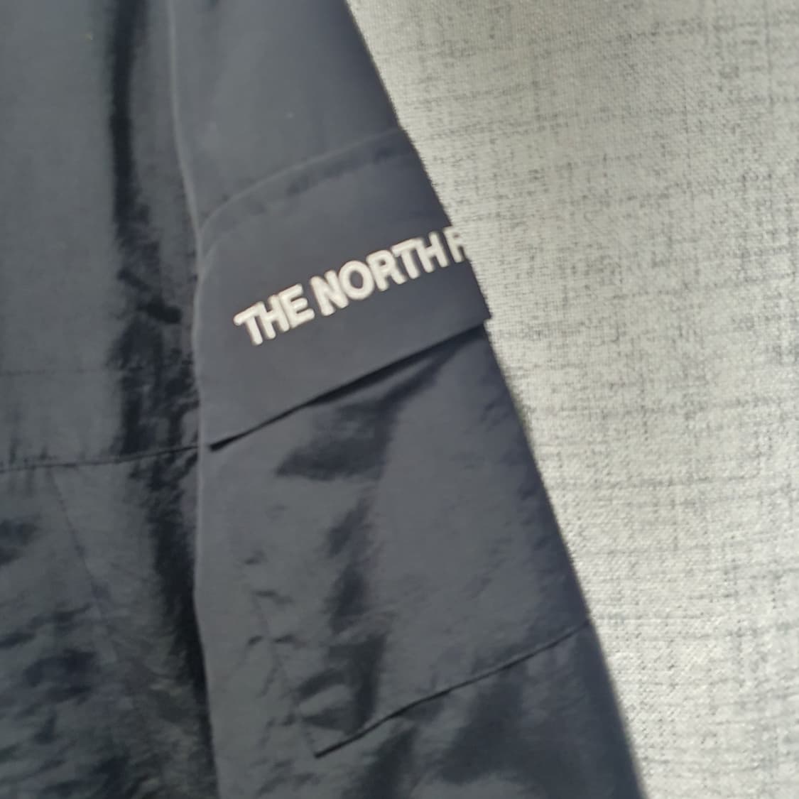 노스페이스 고프코어 블랙 바람막이 후드 자켓  상품이미지3