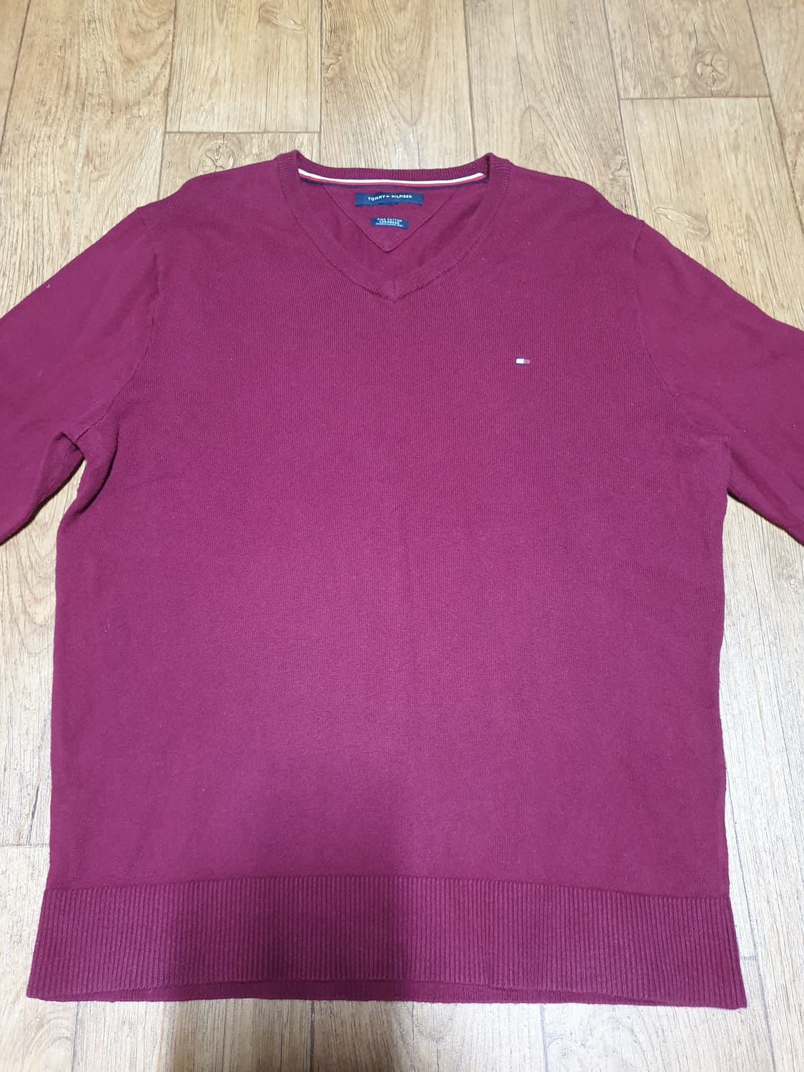 1038 타미힐피거 브이넥 긴팔티 100 사이즈입니다 상품이미지1
