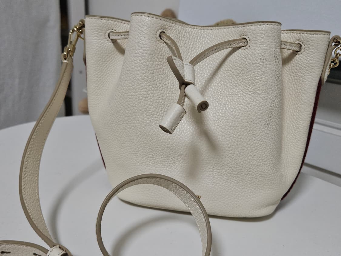 발리(BALLY)아이보리 크로스백 겸 토트백 상품이미지1