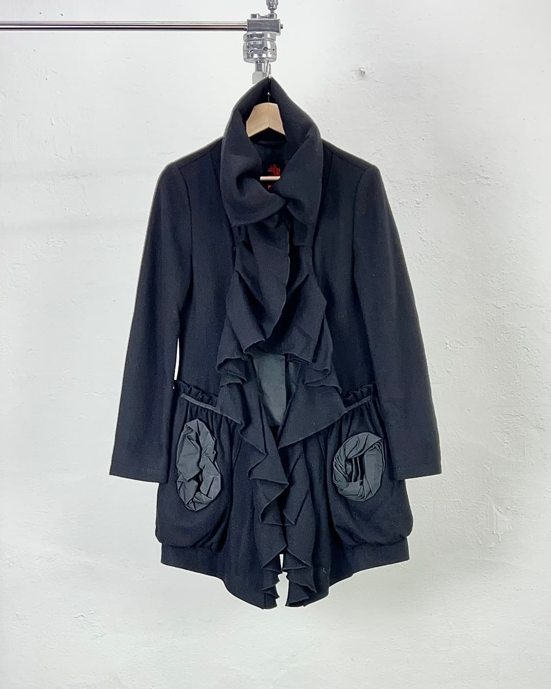 마리떼 프랑소와 저버 어반 케이프 블랙 울 코르셋 코트 상품이미지1