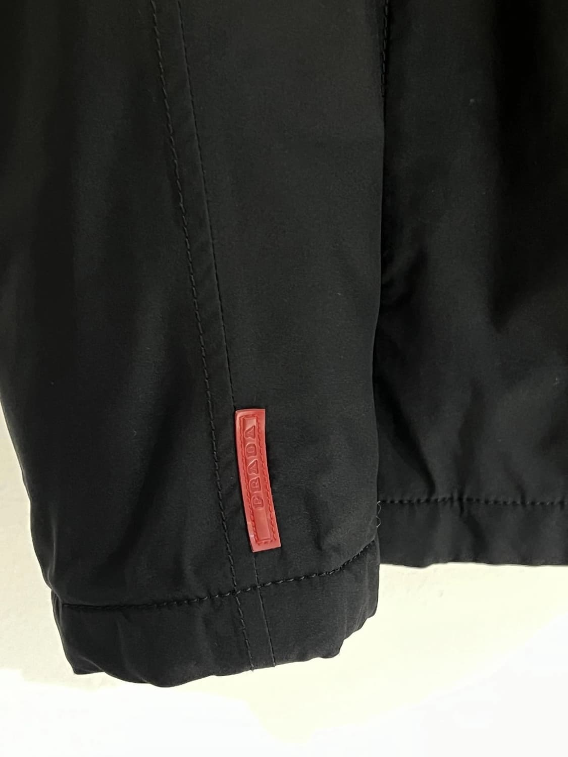 프라다 바람막이 상품이미지3