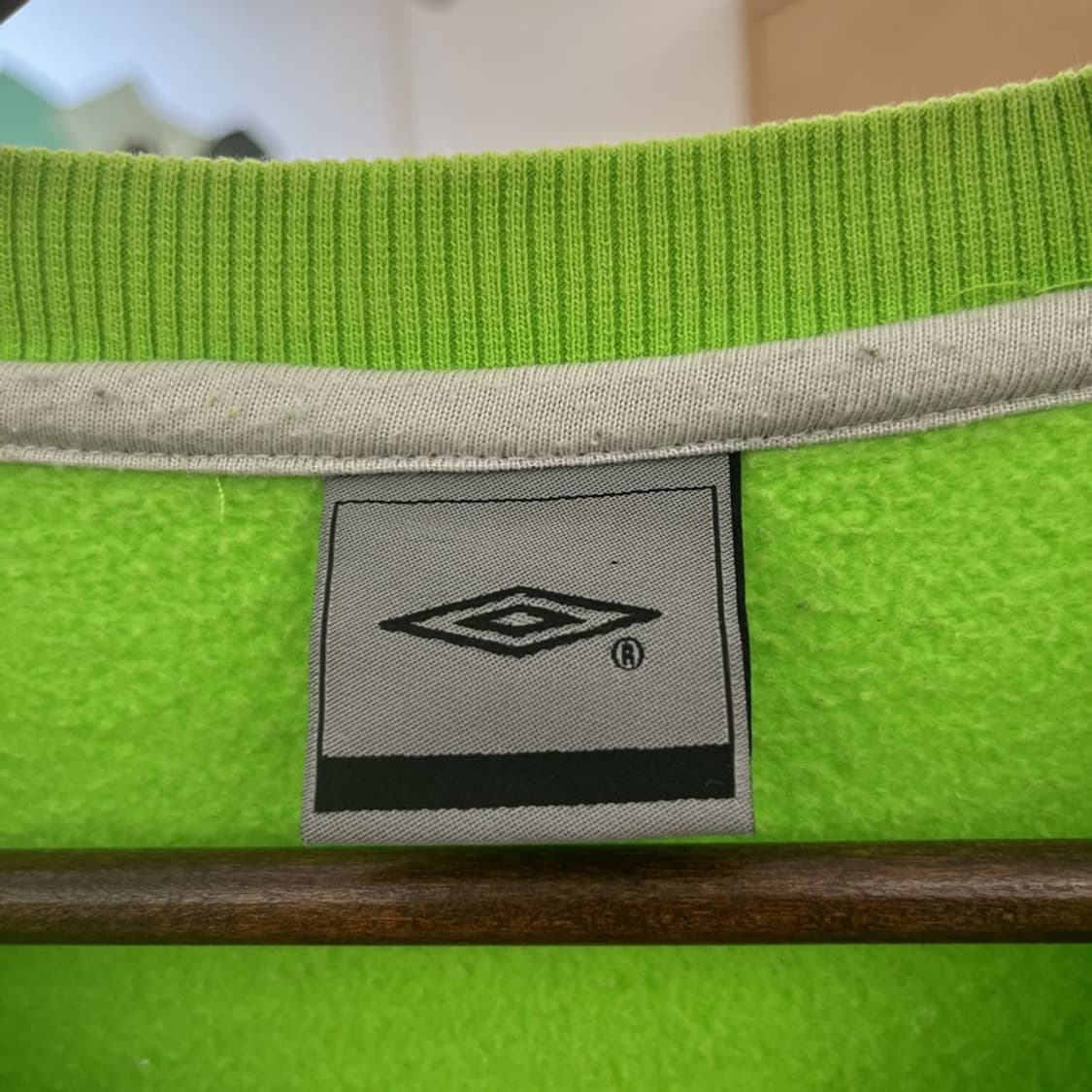 엄브로 올드스쿨 락 펑크 키치 네온그린 맨투맨 M C11026 상품이미지5