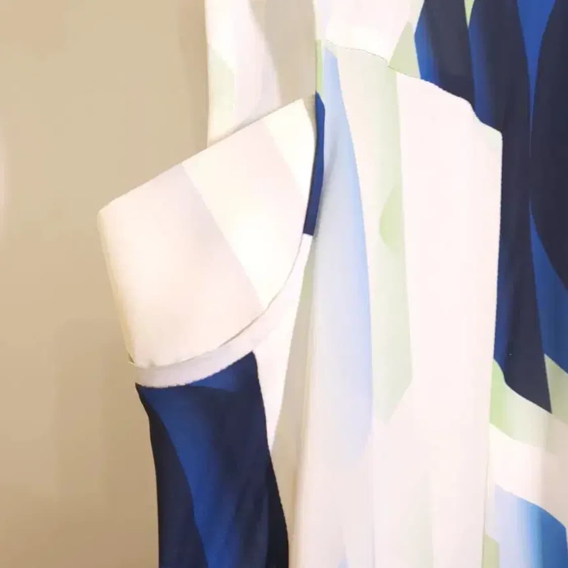 구호(KUHO) 기하학 패턴 후드 시폰 원피스 66 상품이미지9