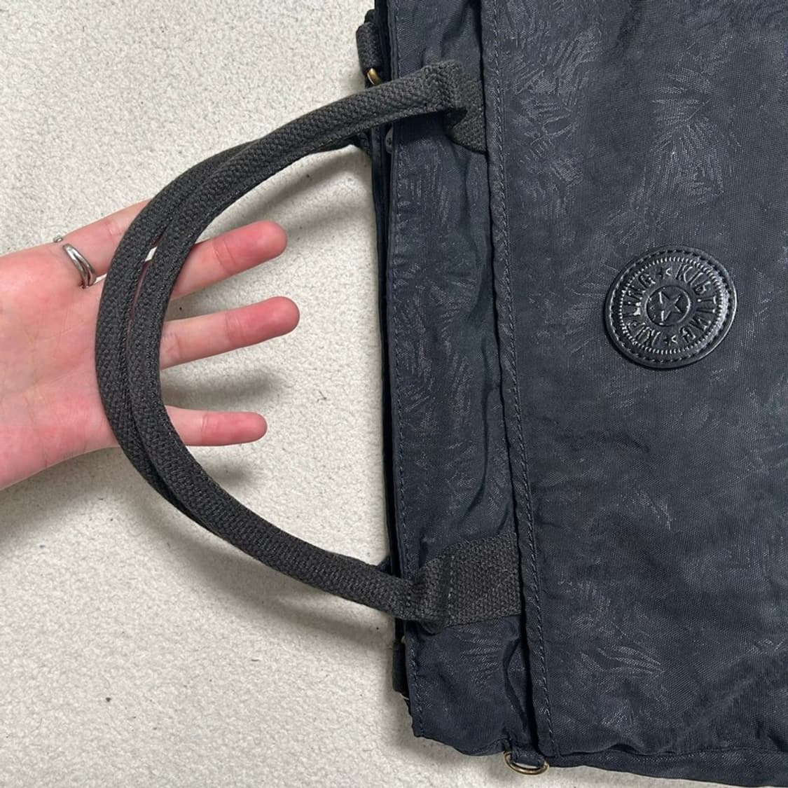 키플링 칼라리사 크로스 토트백 블랙 상품이미지6