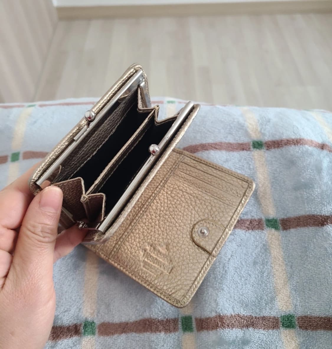 Vibienne westwood비비안 웨스트우드 그레인 지갑 골드 상품이미지3