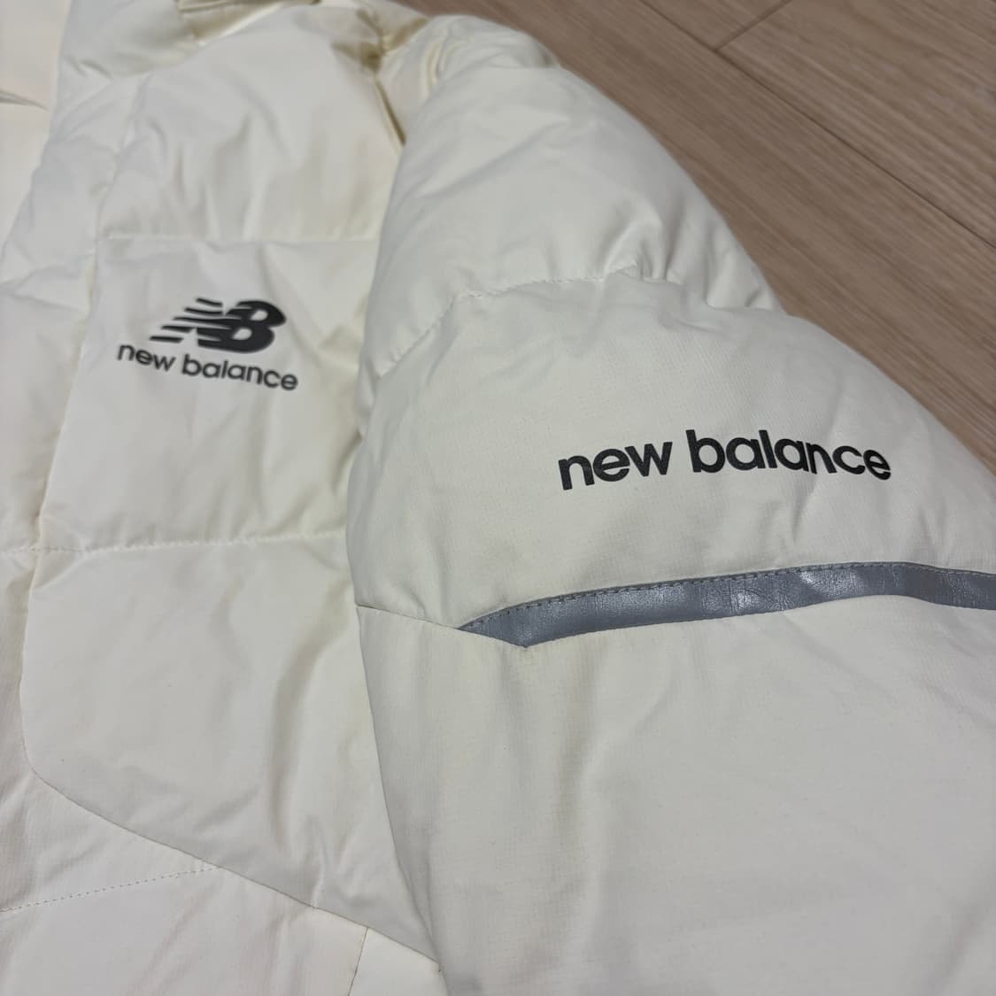 W)뉴발란스 화이트 덕다운 패딩 상품이미지3