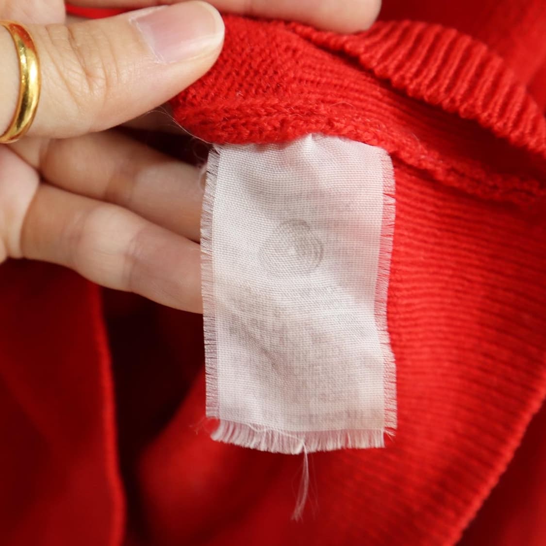 버버리 기마자수 램스울 브이넥 니트 상품이미지6