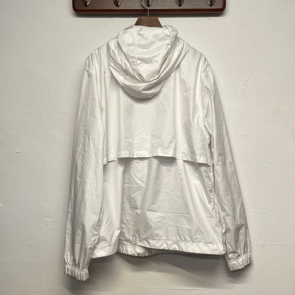 나이키 (우먼) 러닝 화이트 박스형 바람막이 자켓   상품이미지4