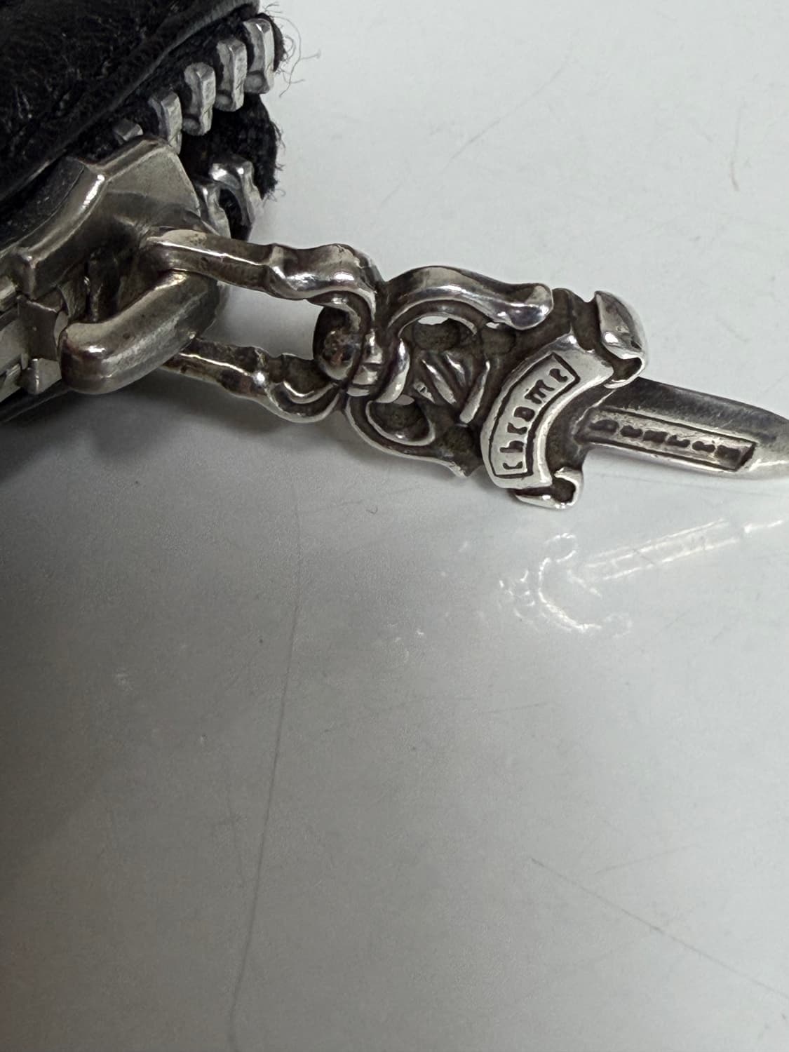 크롬하츠 지퍼 카드지갑 판매 상품이미지2