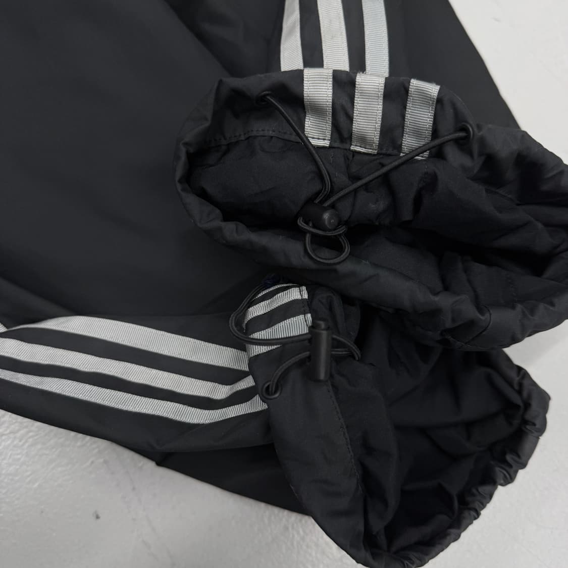 아디다스 00s 삼선 올드스쿨 와이드 바람막이 트랙팬츠 상품이미지4