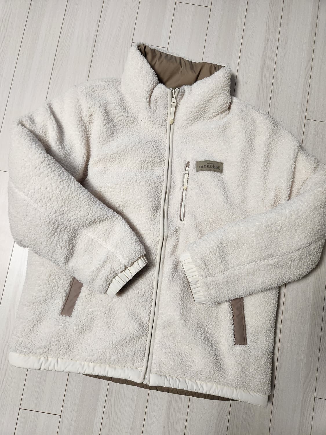 몽벨 리버시블 플리스 양면 점퍼 사이즈105(xl)

여러 중고사이트에도 상품이미지2