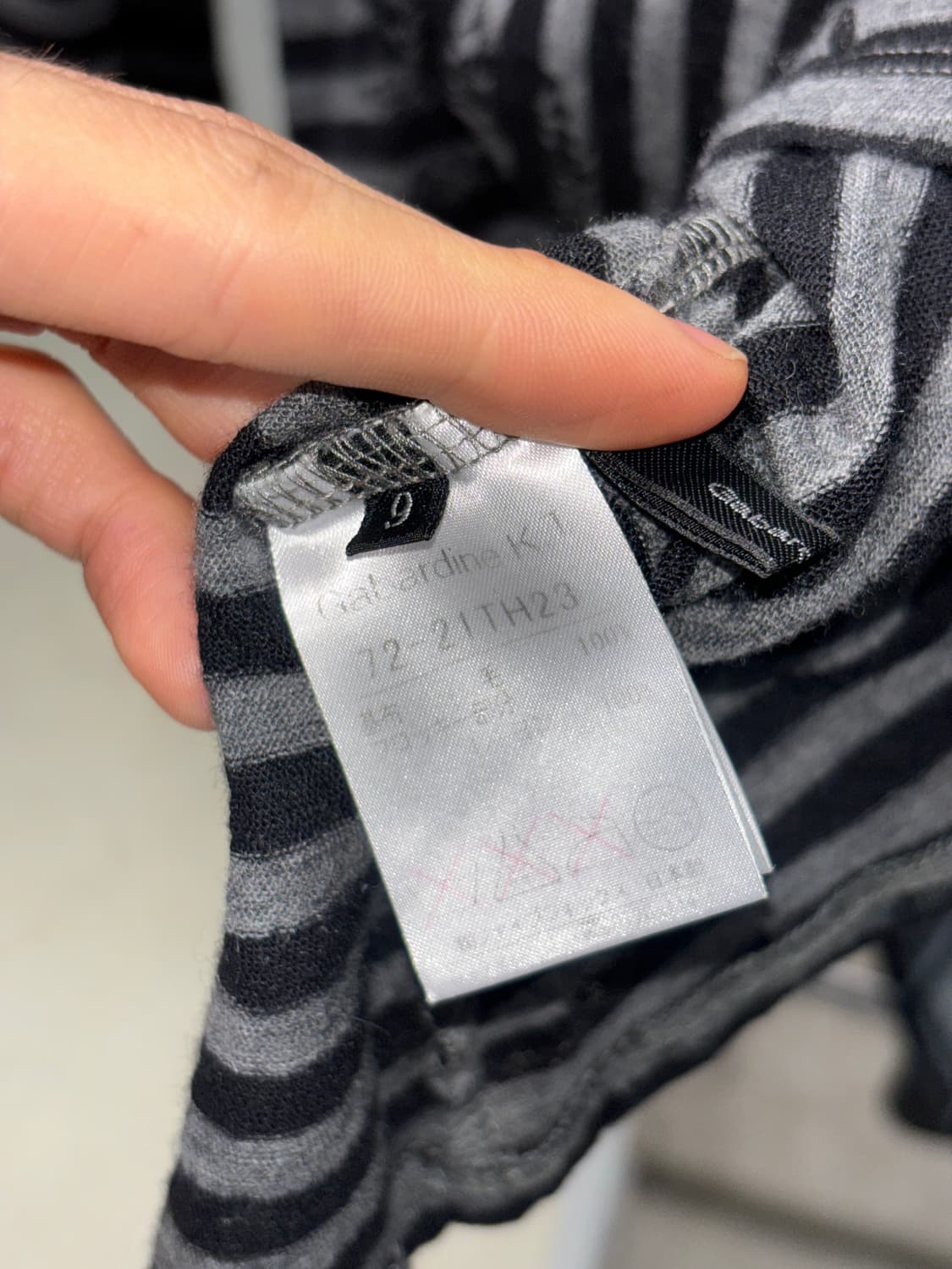 Gabardine k.t 스트라이프 하이넥 니트 상품이미지4