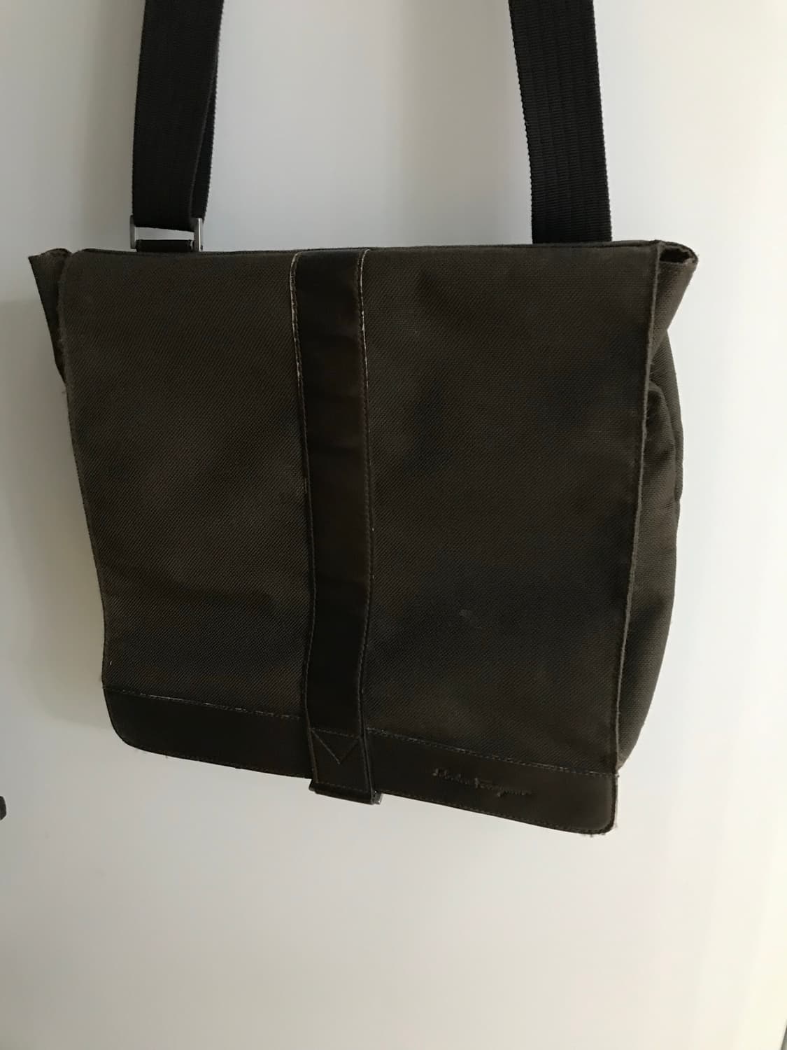 페라가모 메신저백 상품이미지1