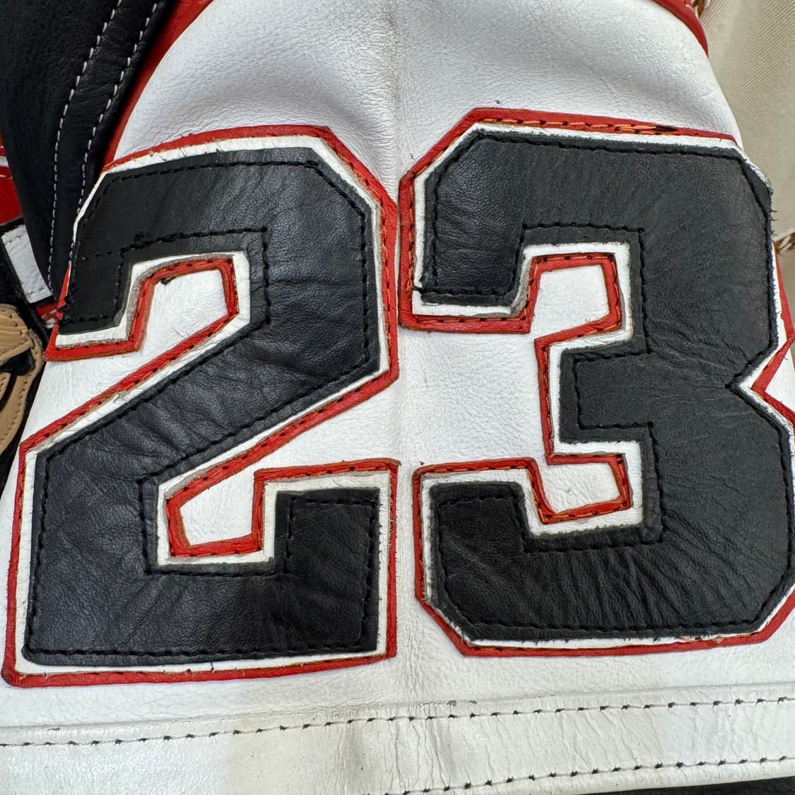 하우이 앤 선 베스킷 볼 레더 바시티 자켓
 상품이미지3