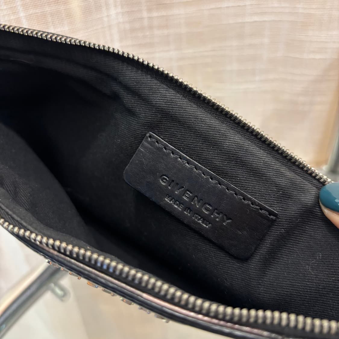 정품 지방시 마리아 클러치백     상품이미지9