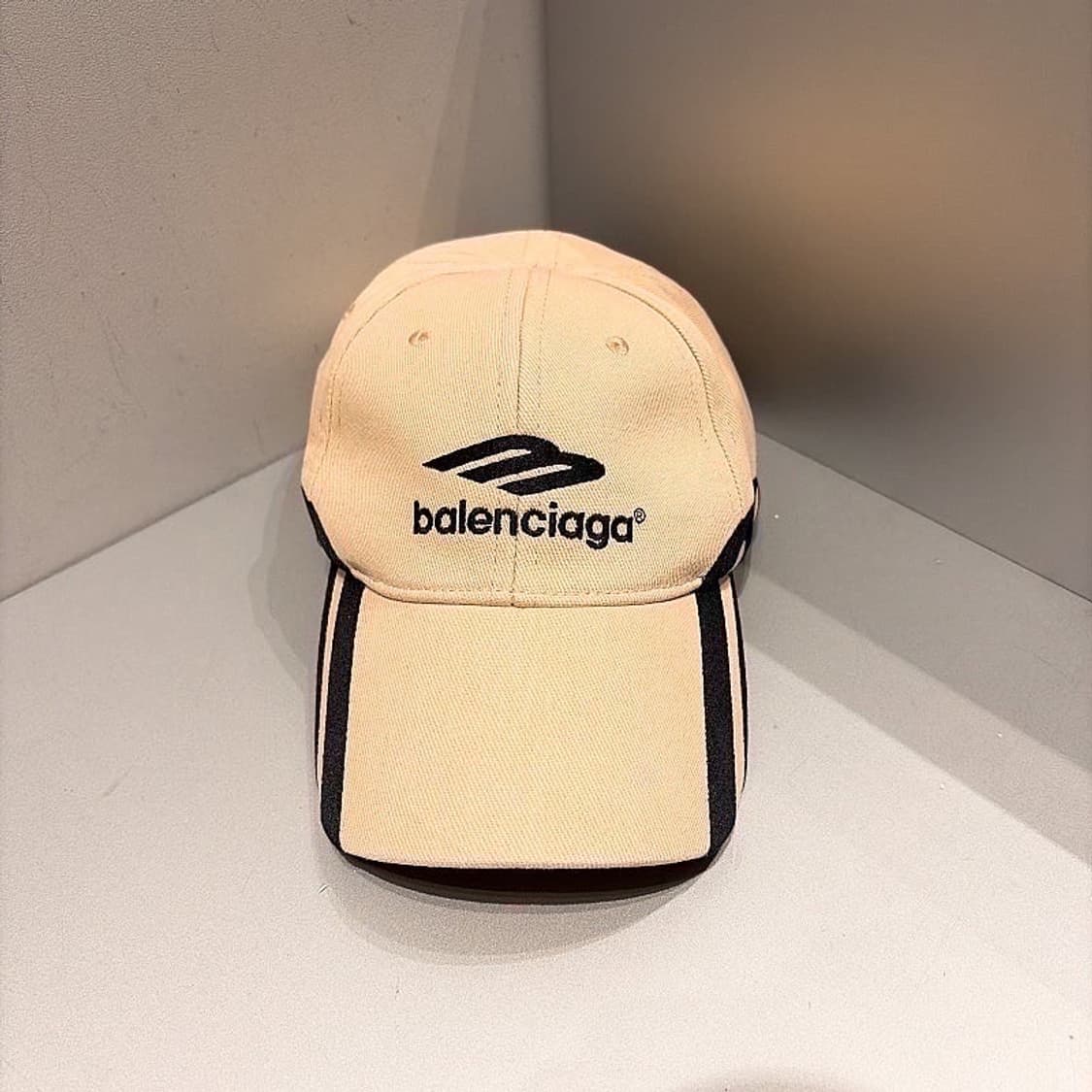 (정품/새상품) 발렌시아가 베이지 3B 스포츠 아이콘 볼캡 상품이미지1