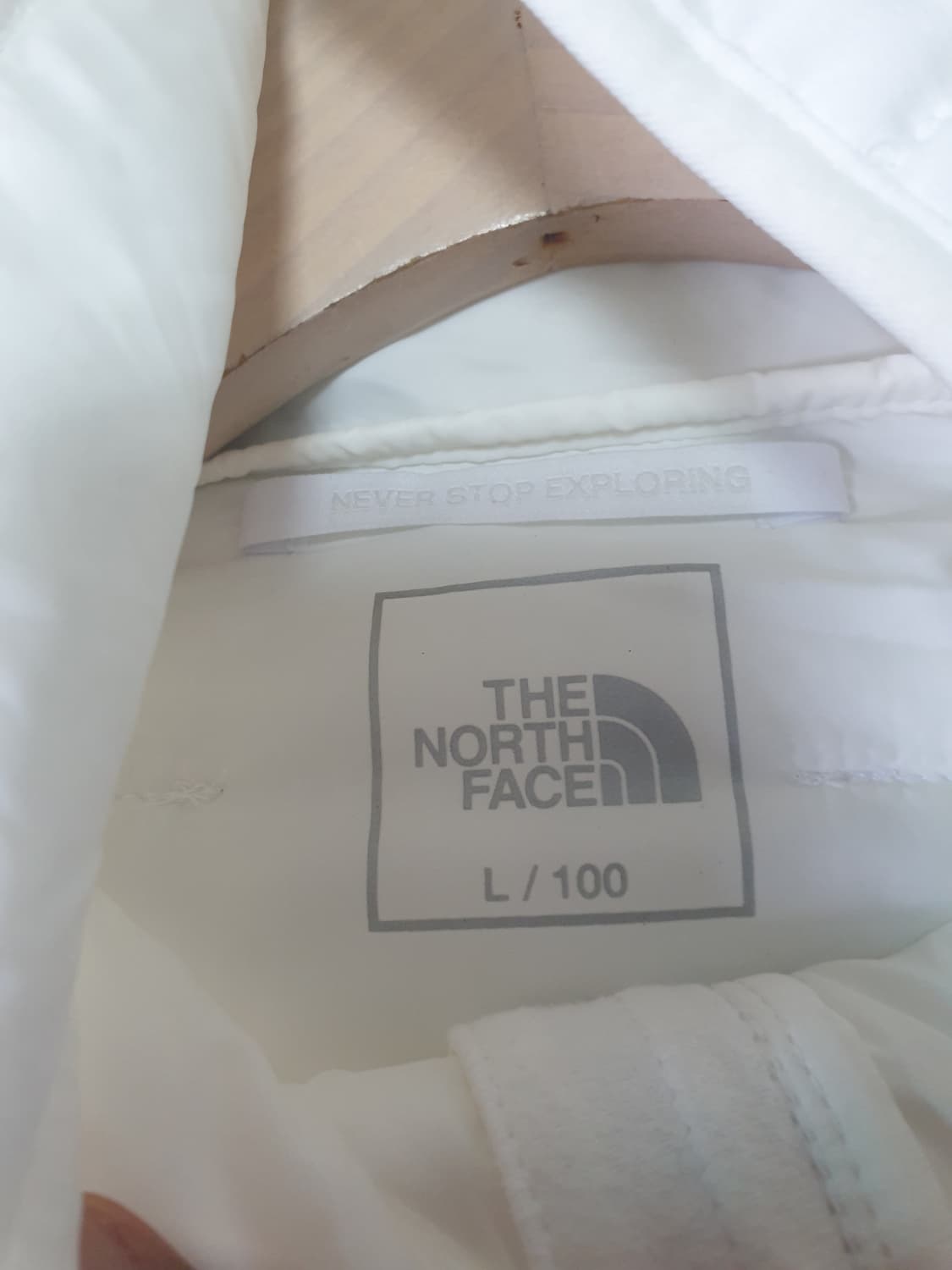노스페이스 화이트 경량 자켓 상품이미지5