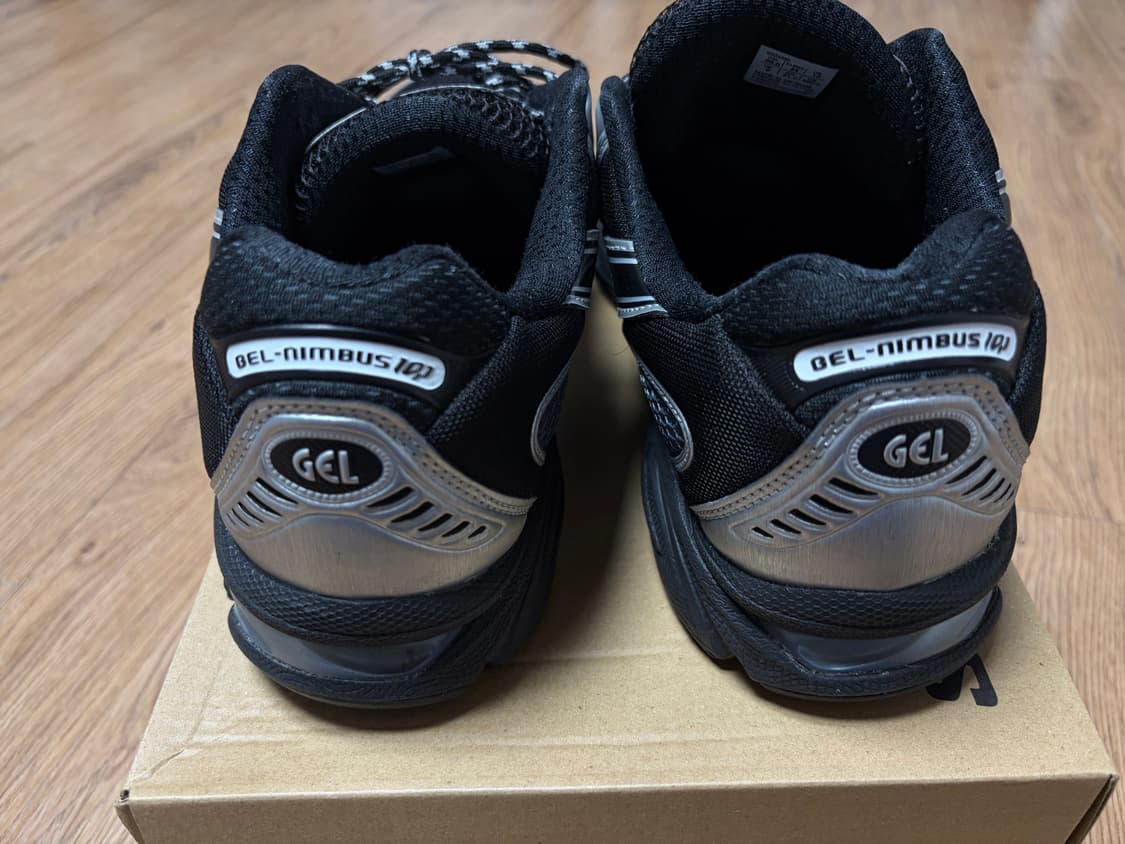 아식스 젤님버스 10.1 블랙 퓨어실버 280사이즈 상품이미지4