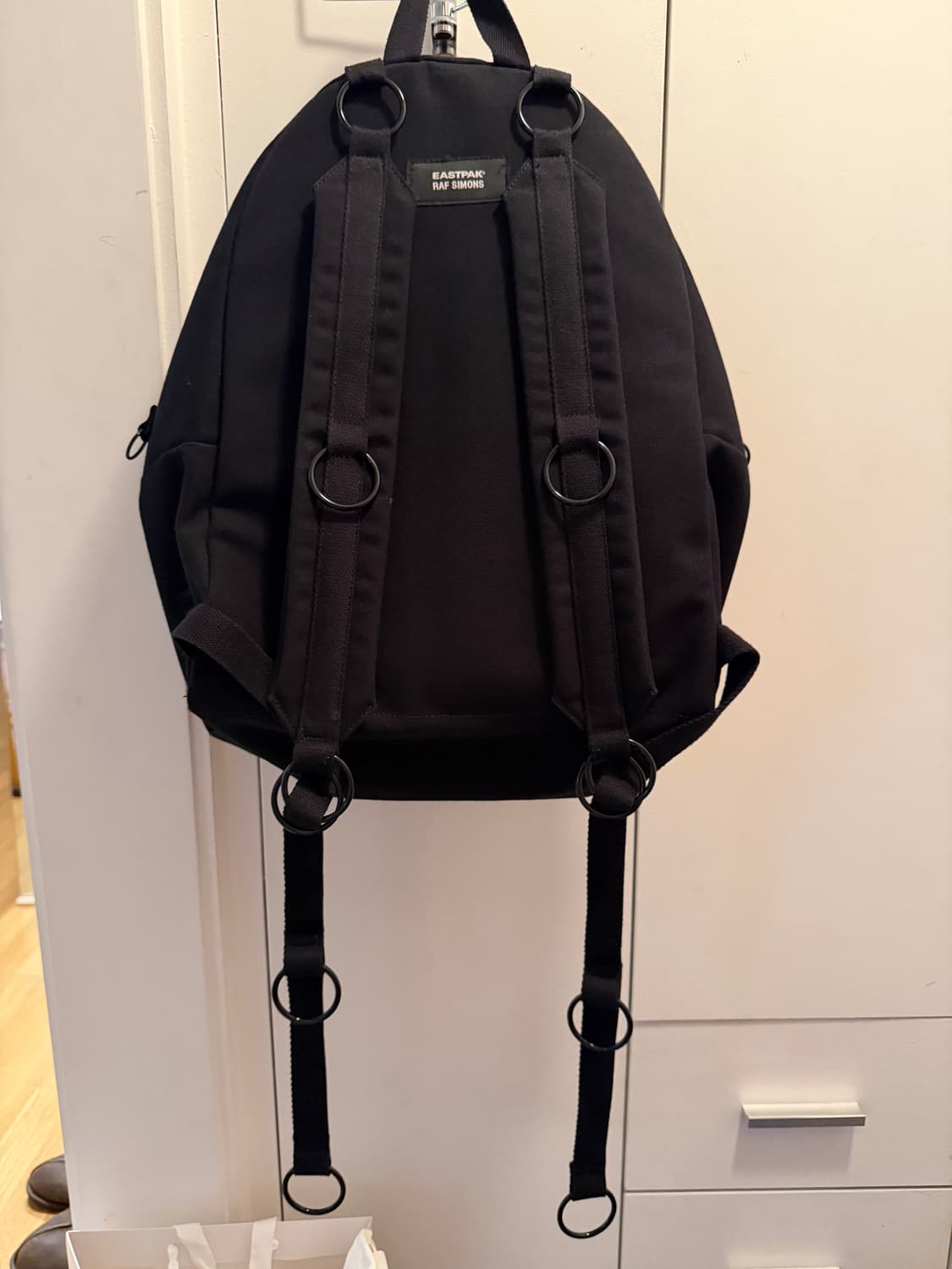 라프시몬스 이스트팩 루프링 백팩 상품이미지2
