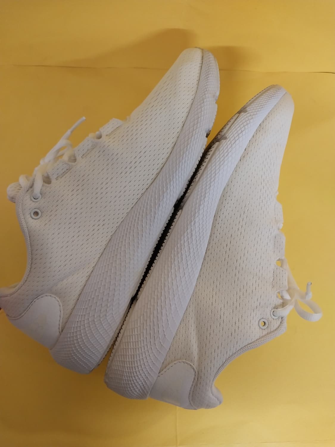 남성 언더아머 차지드 화이트 운동화 (260) 상품이미지7