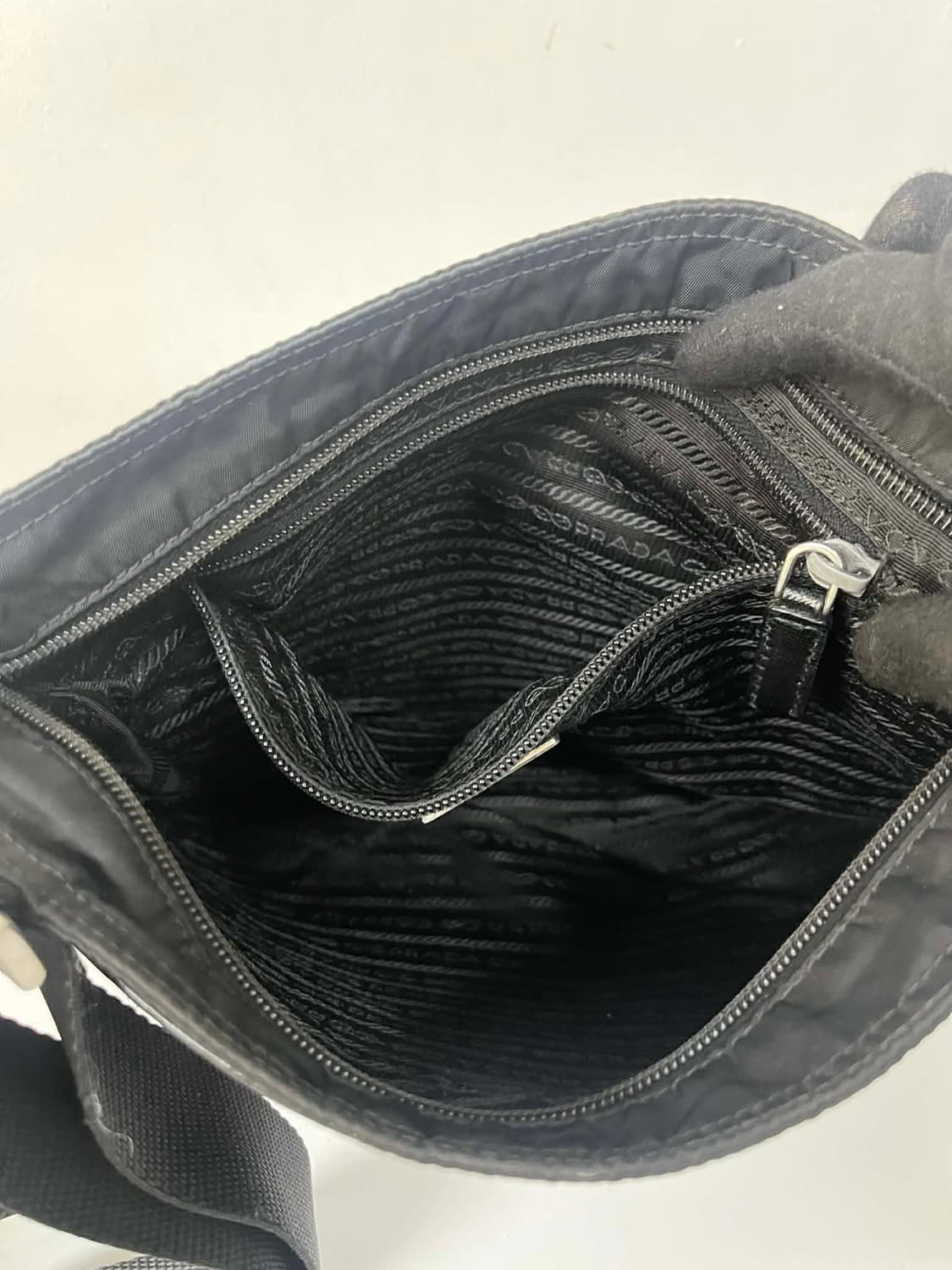 프라다 리나일론 포코노 사각 메신저 크로스백 상품이미지6