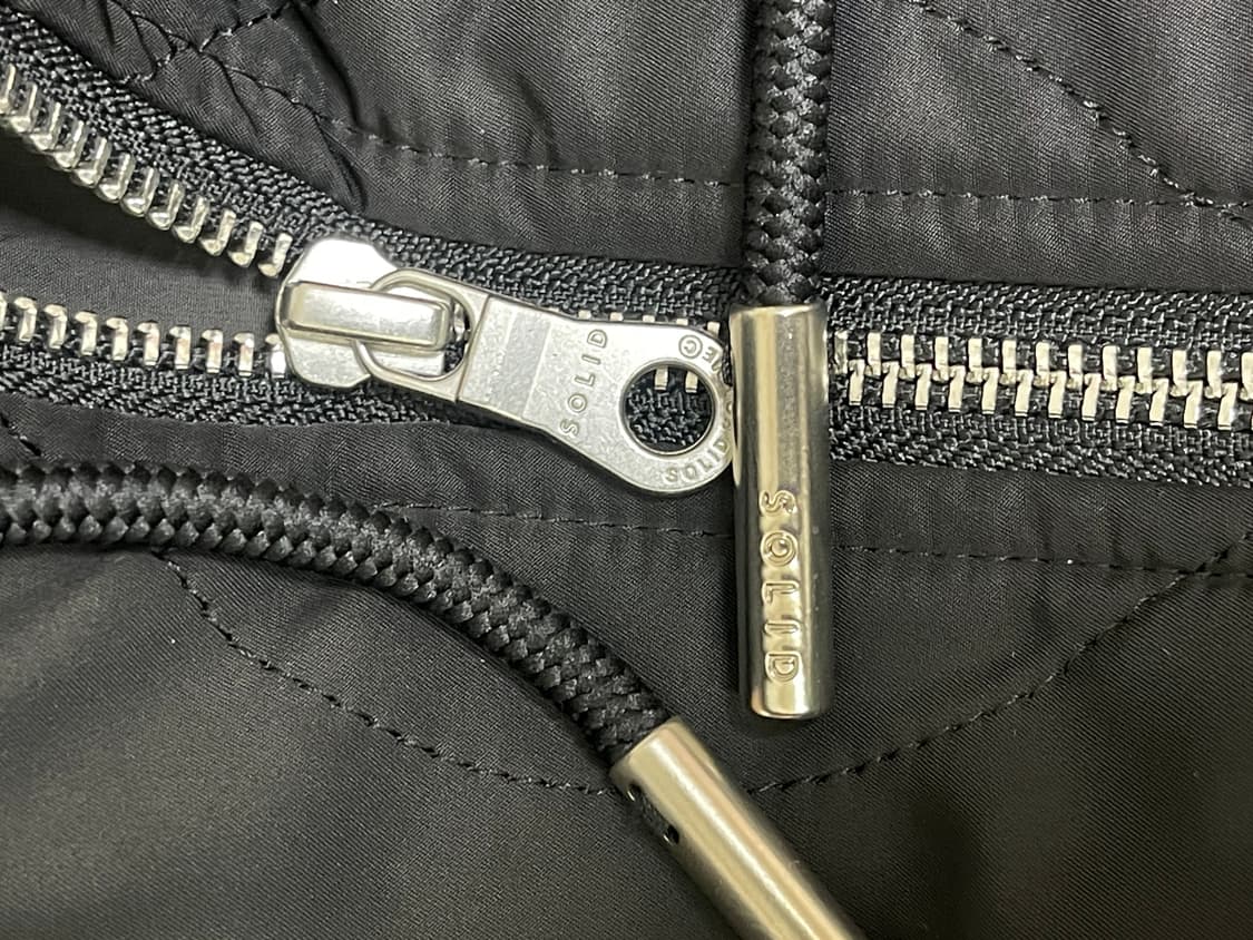 [거의 새것] 솔리드옴므 블랙 퀼팅 후드 집업 자켓 50사이즈 상품이미지3