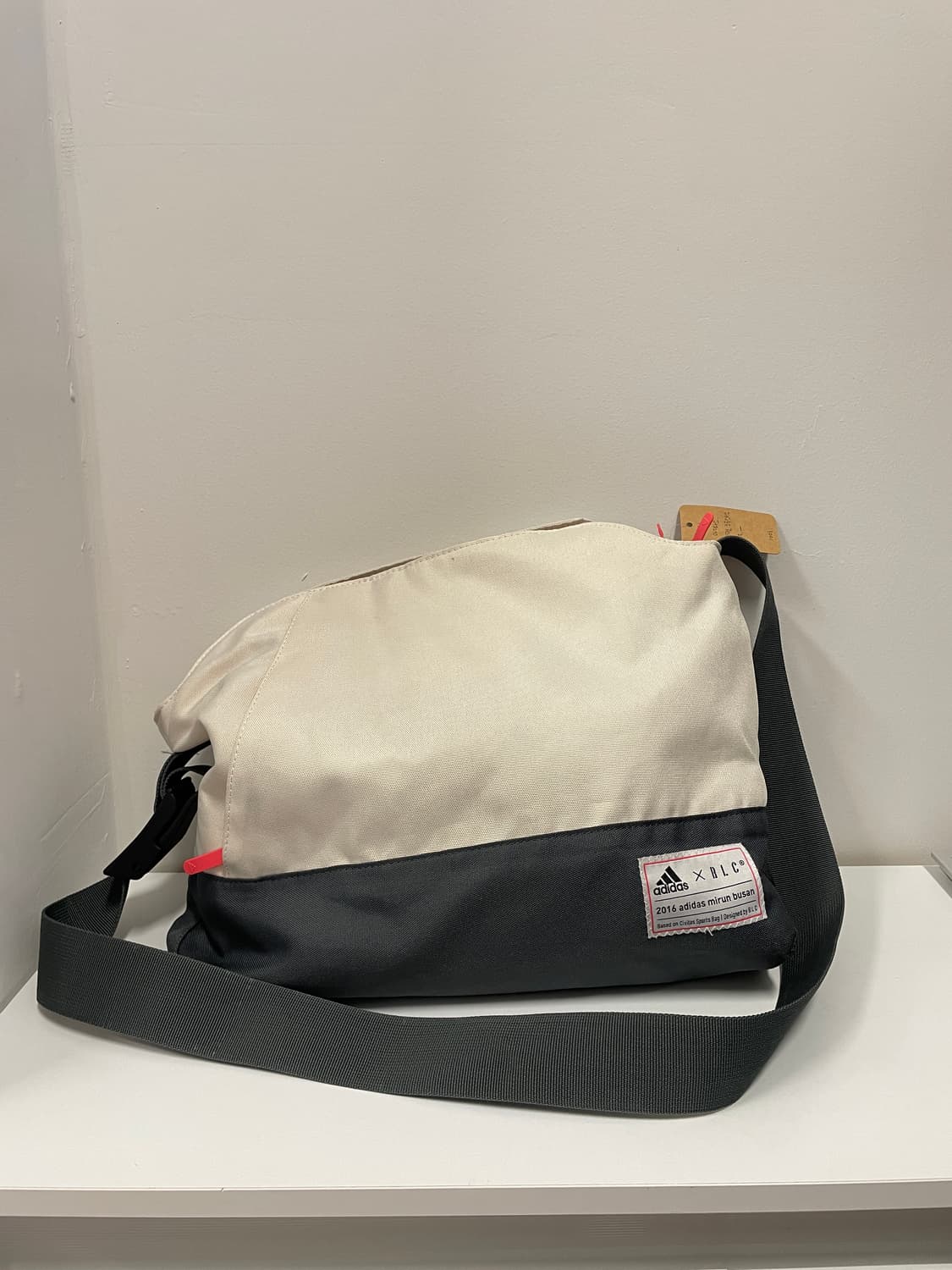 아이다스 마이런 크로스백 상품이미지2