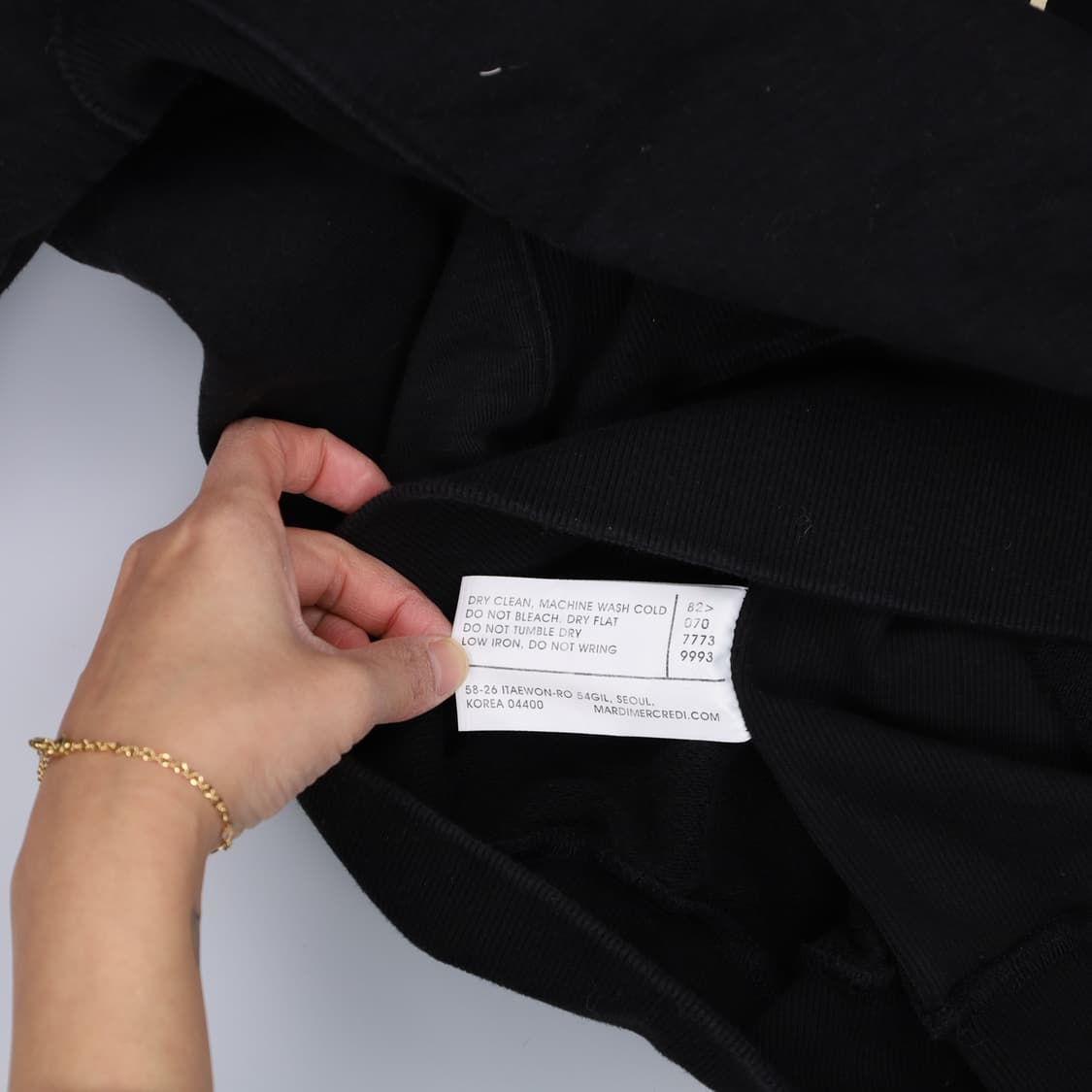 F 마르디메크르디 블랙 맨투맨 0317H1 상품이미지4