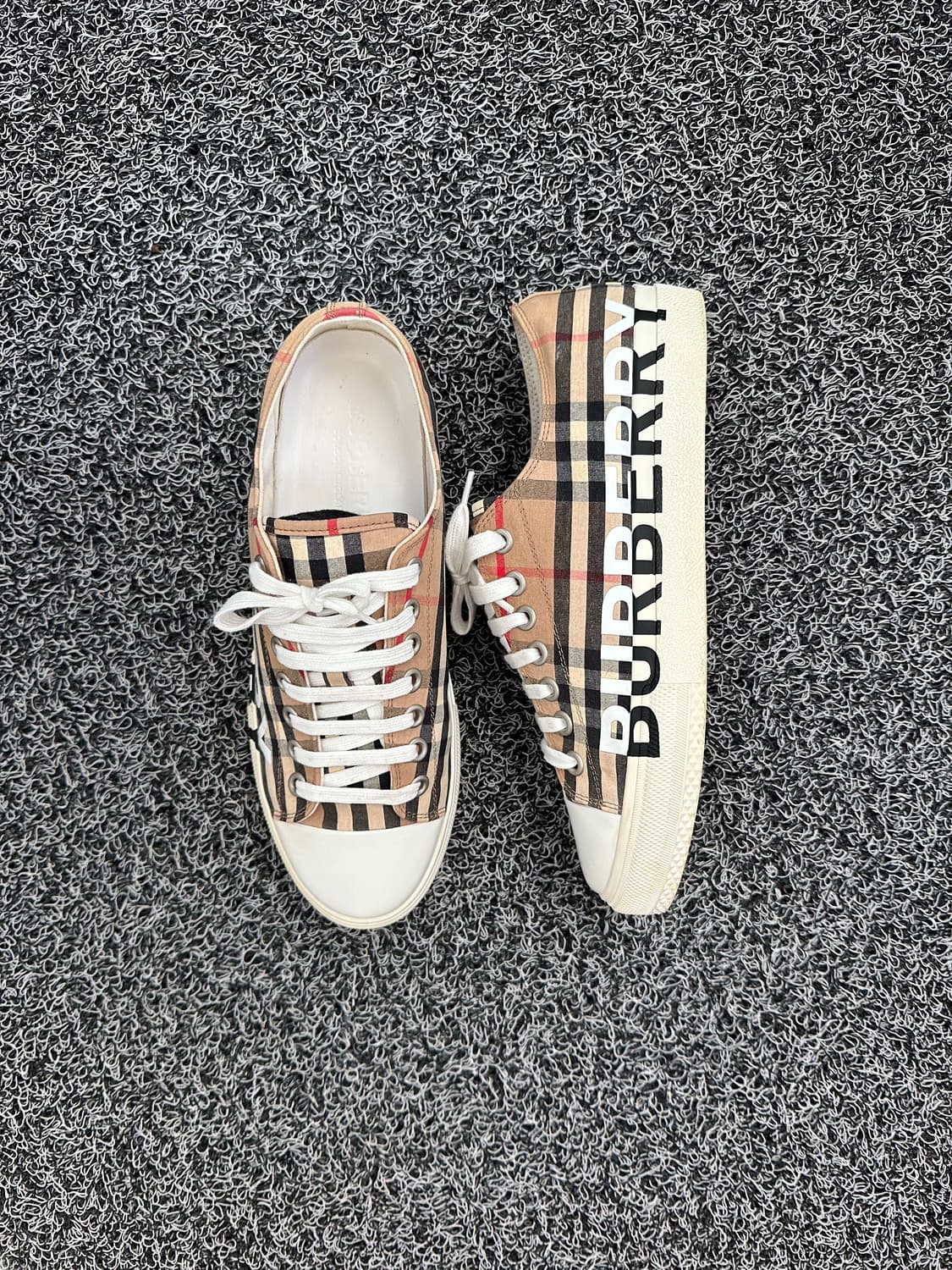 버버리 체크 코튼 스니커즈 상품이미지1